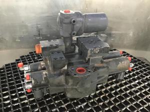 Liebherr Steuerblock